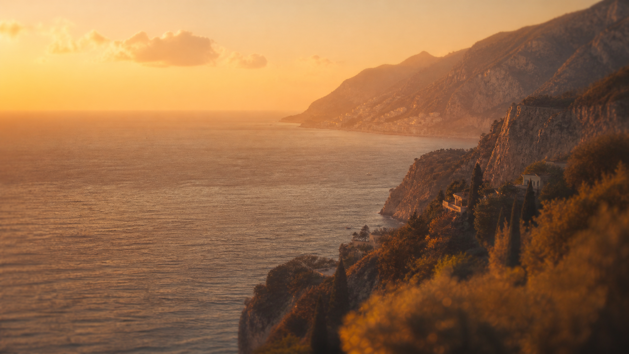 L'Horizon — panoramic view of luxury landscape at golden hour